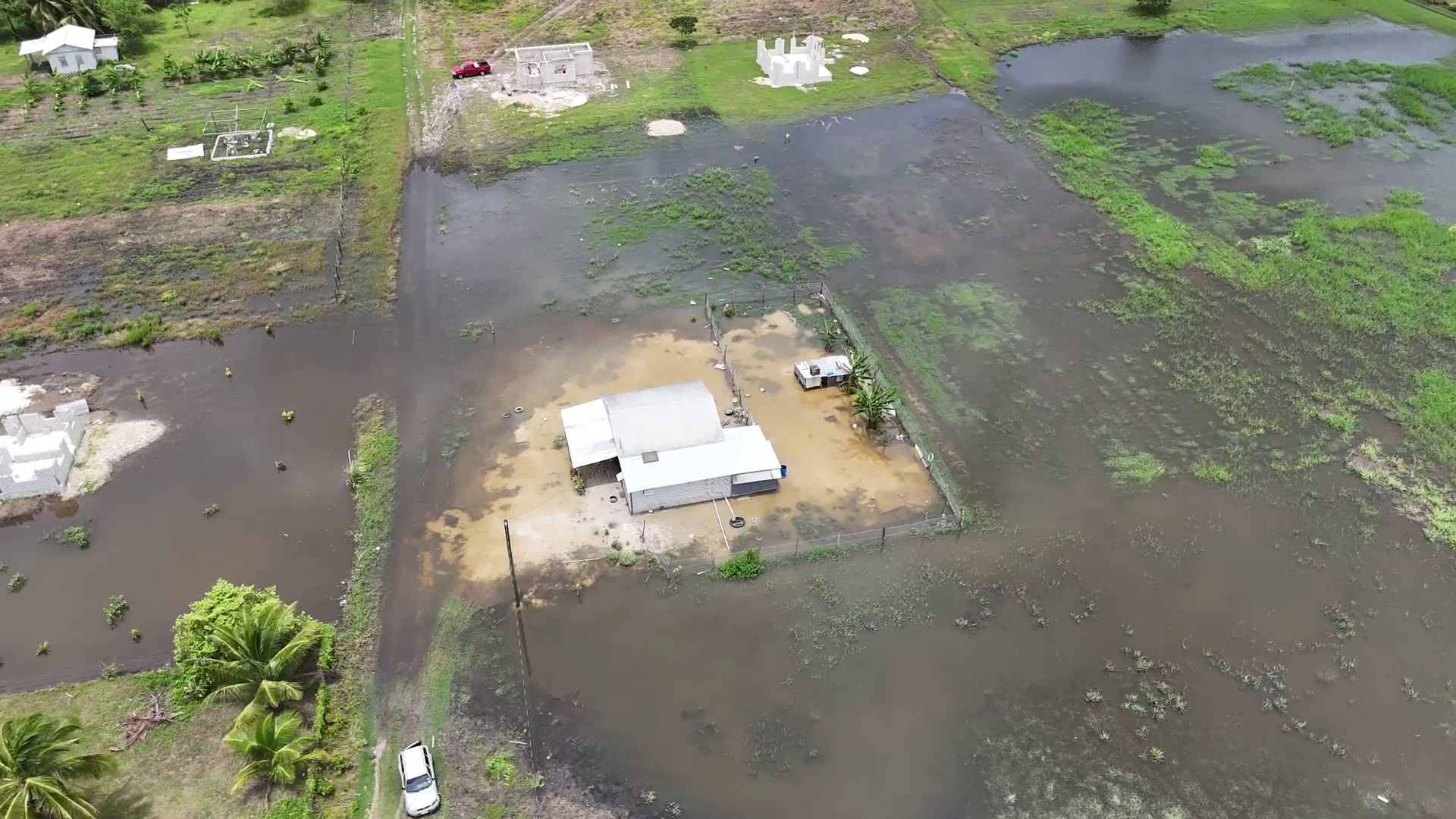 MIDH repara daños tras inundaciones