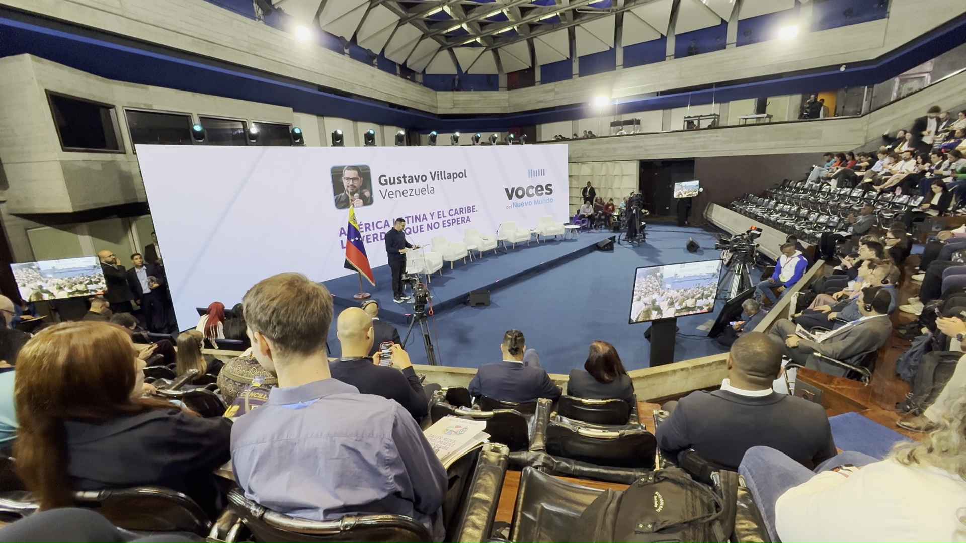 Foro “Voces del Nuevo Mundo” resiste censura global