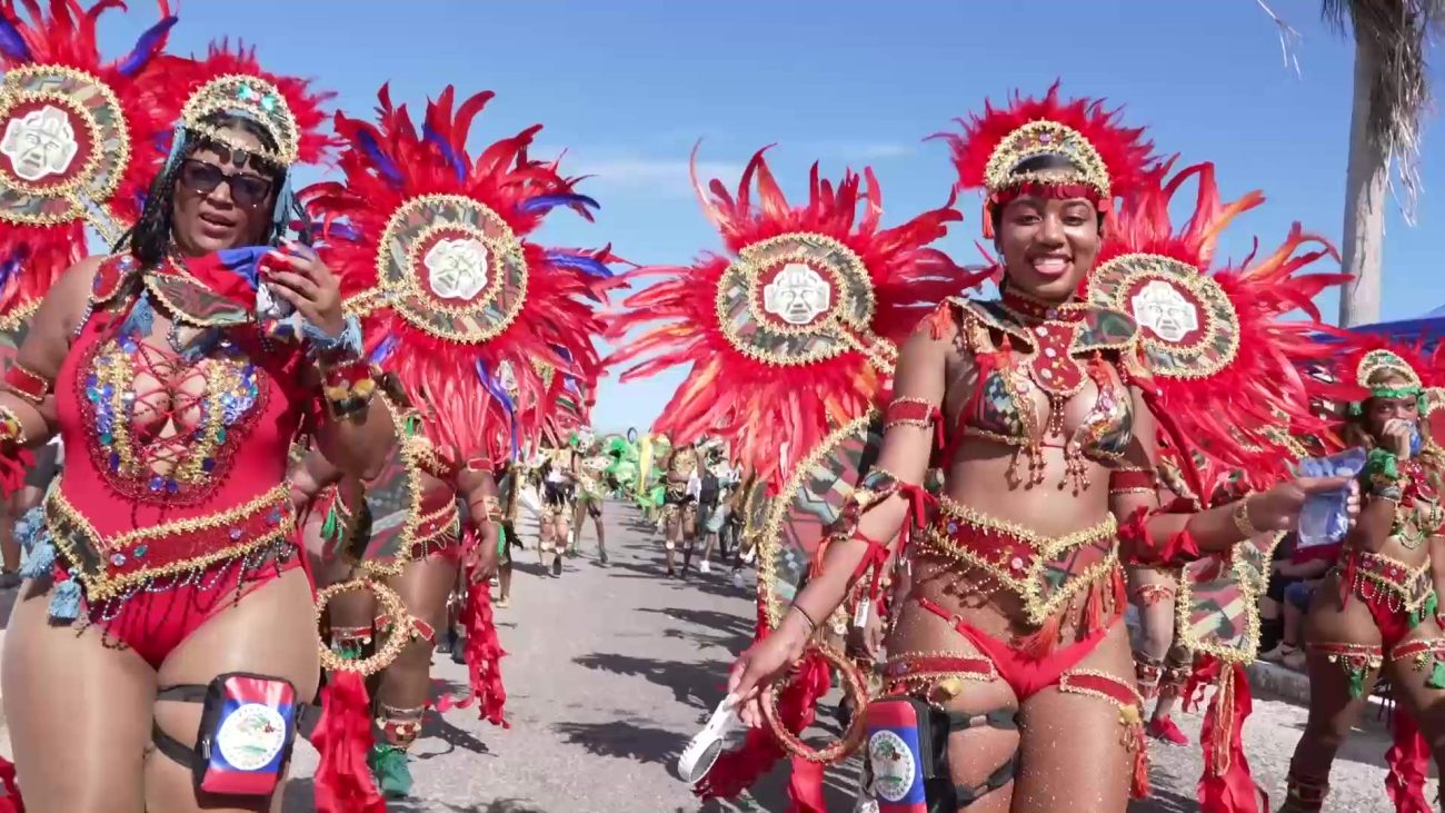 Belize celebra 50 años de carnaval con gran J’ouvert y colorida marcha
