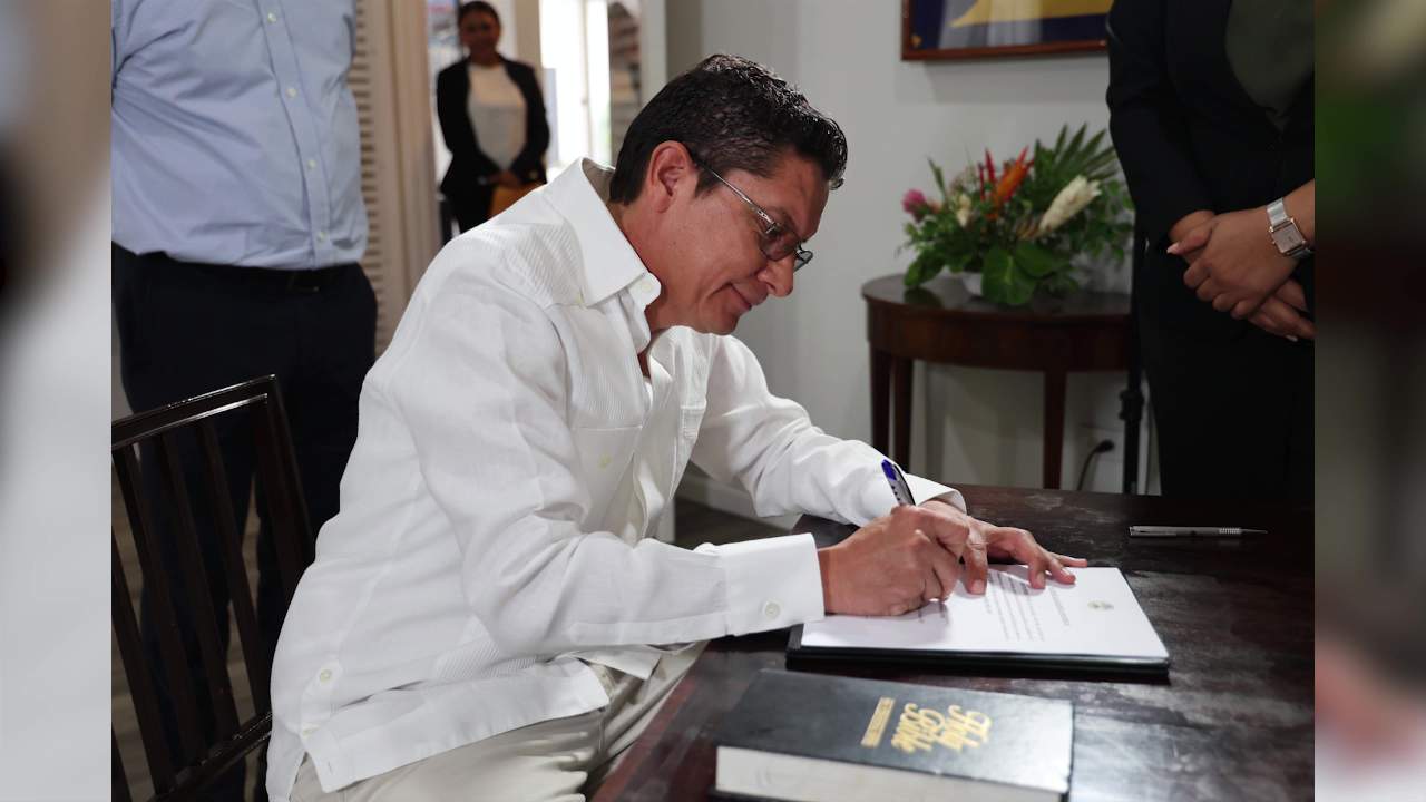 Chris Coye’s Exit Fuels Talk of Trouble in Briceno’s Second Term