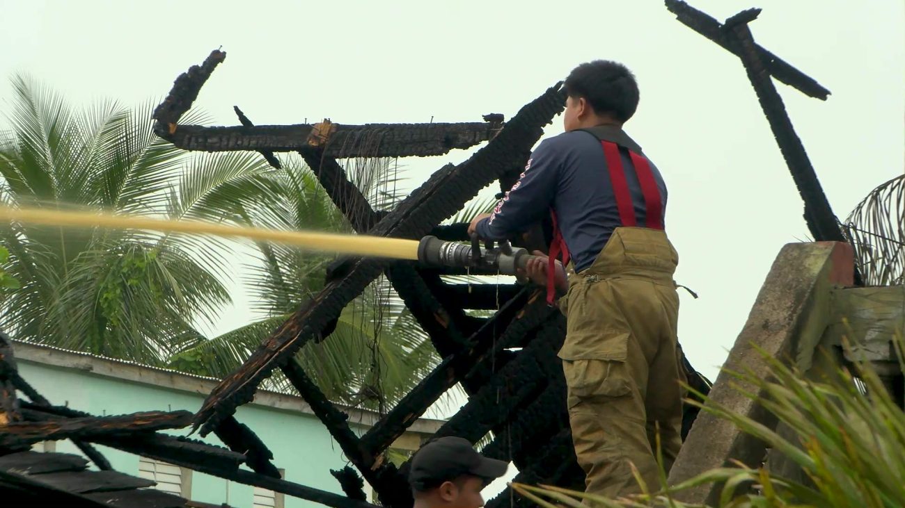 Bomberos reciben premios por servicio