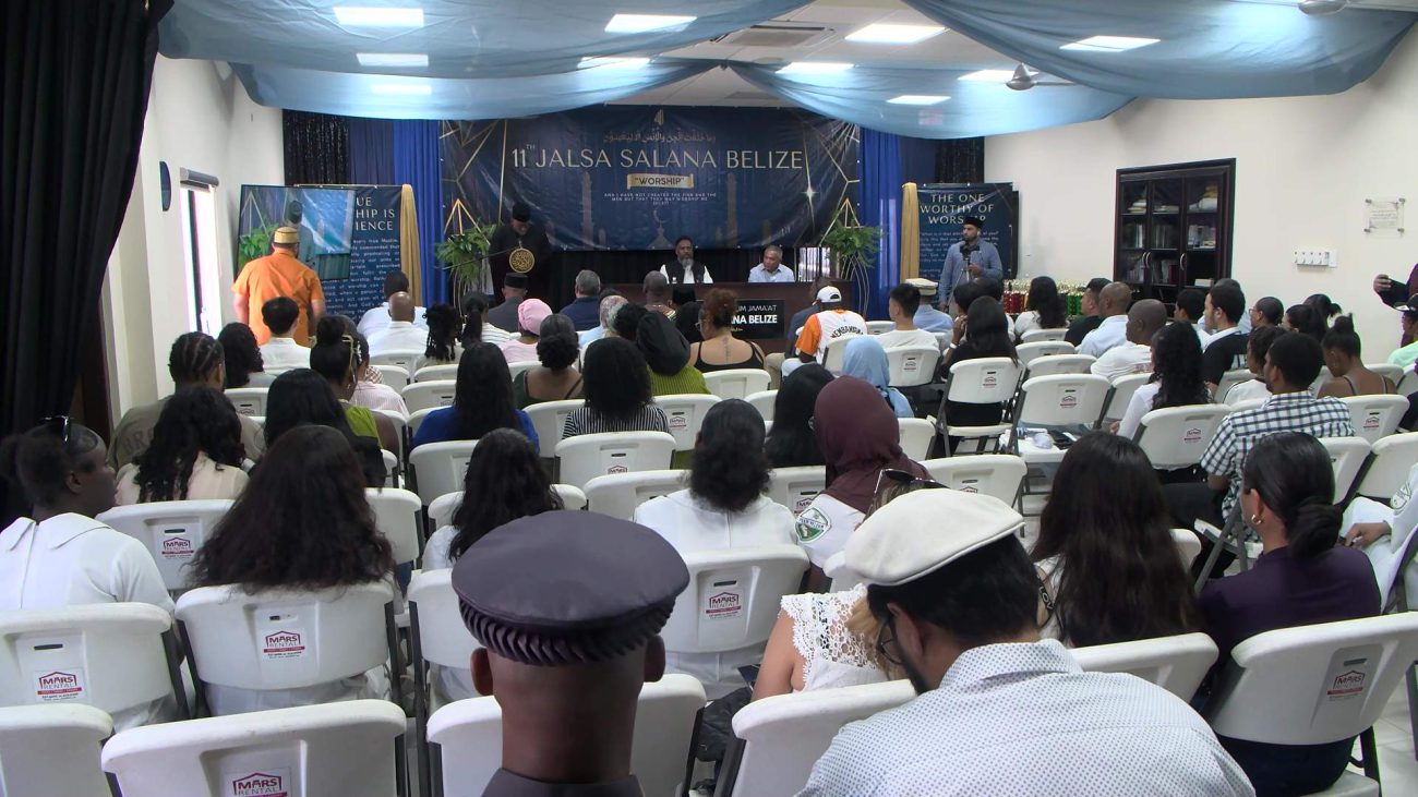 Growing Gathering Spreads Message of Peace at Jalsa Salana