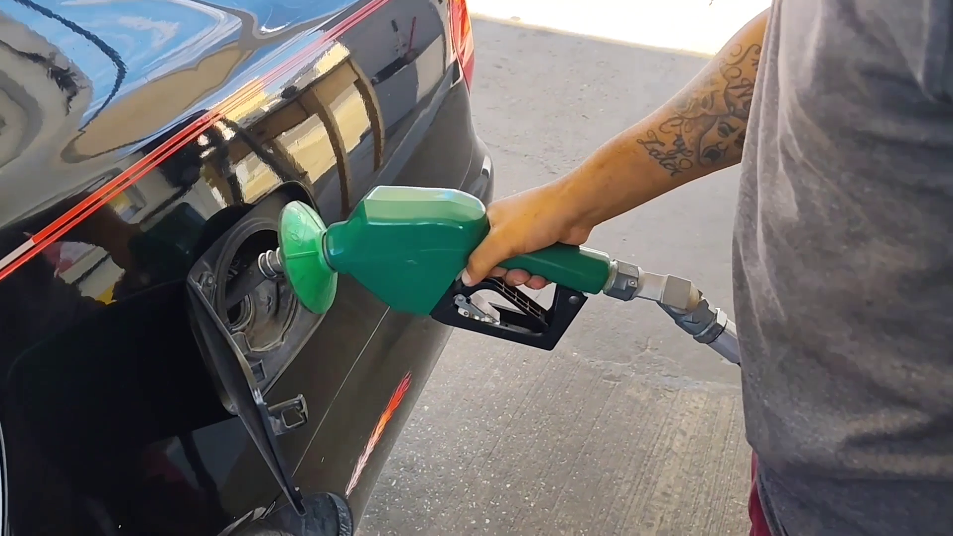 Soaring Fuel Costs Rattle Economy, But PM Points to Bright Spots