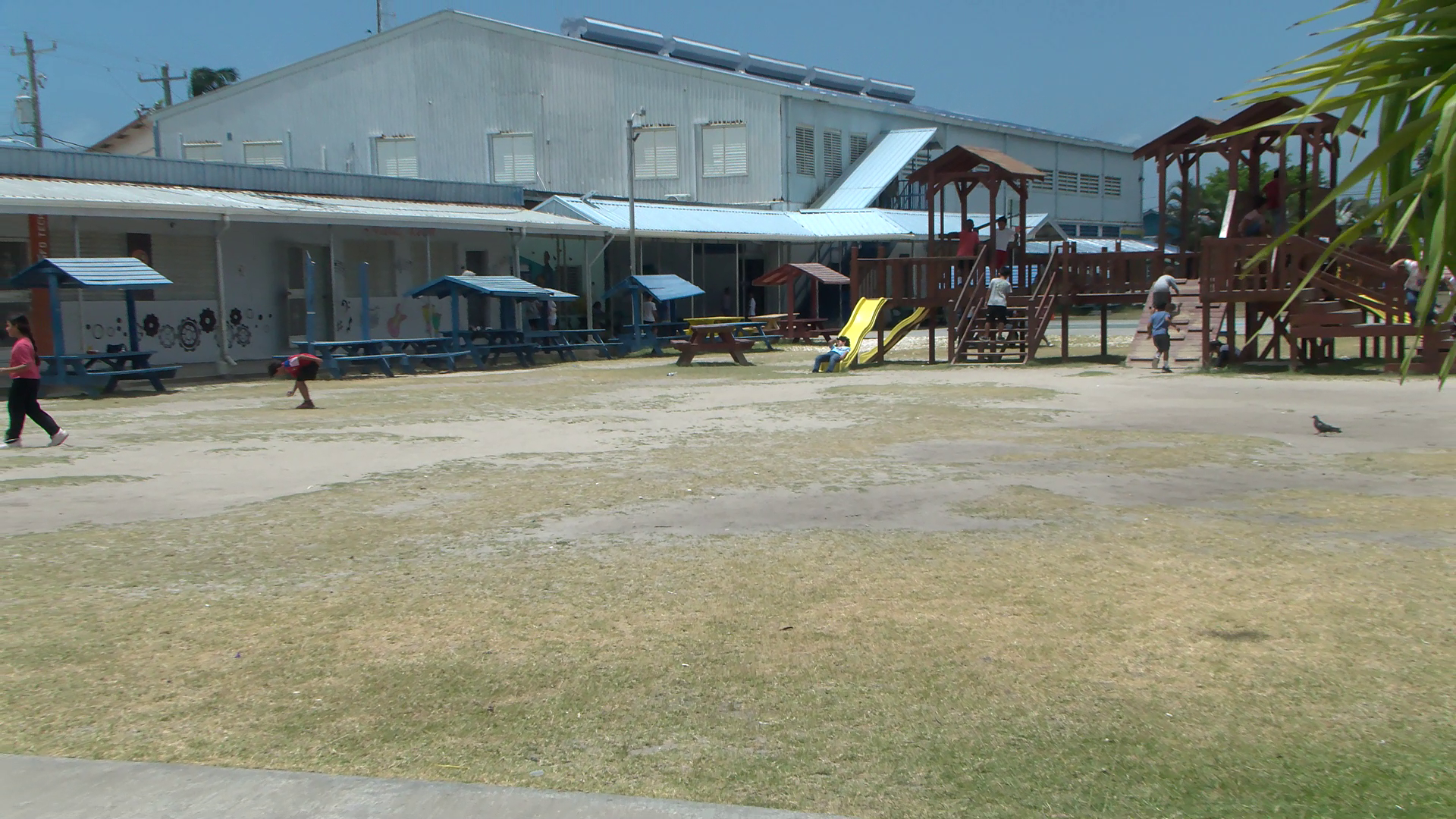 Too Hot to Learn? Rising Temperatures Disrupt Belize Classrooms