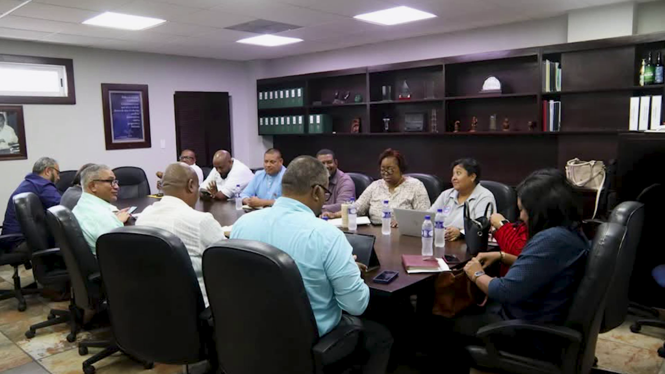 Key Labor Issues Dominate Gov’t–Union Meeting