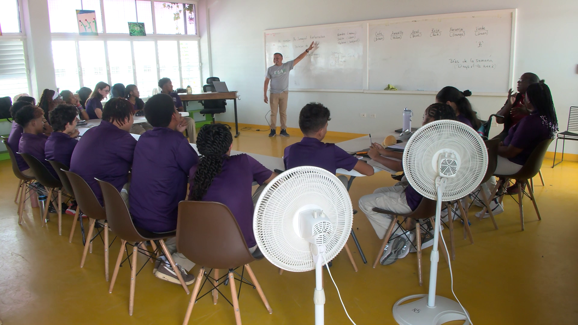 Deaf Students Start New School Year Without Interpreter
