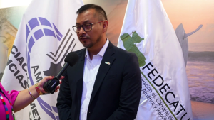 Efren Perez